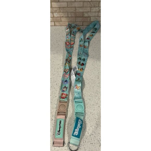 Disney Reversible Pin Lanyard - Disney Princesses/munchins bundle - Picture 1 of 6